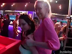 Anh cô gái tóc vàng cố gắng để biến cô ấy bạn trai đi từ khiêu sex maria ozawa hd dâm với một BJ