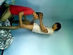 Gối Humping Roomies (Tiếng Việt) xxxn hiếp
